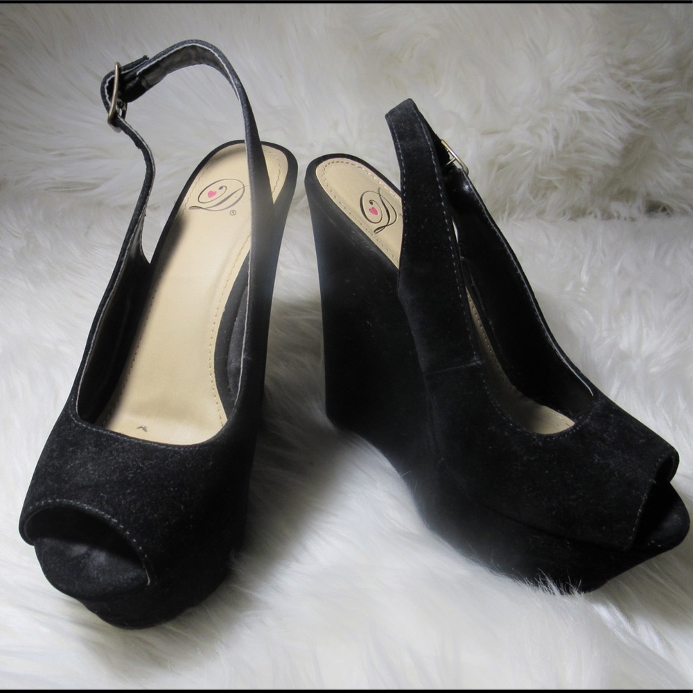 Black Wedges